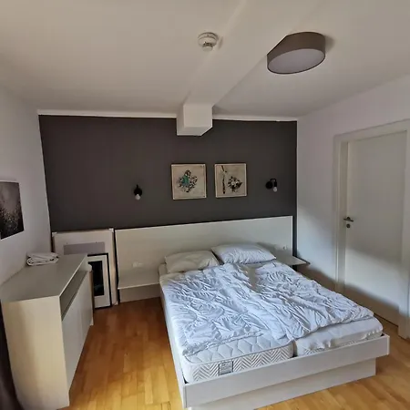 Apartament Design Mit Pool Und Fantastischem Ausblick